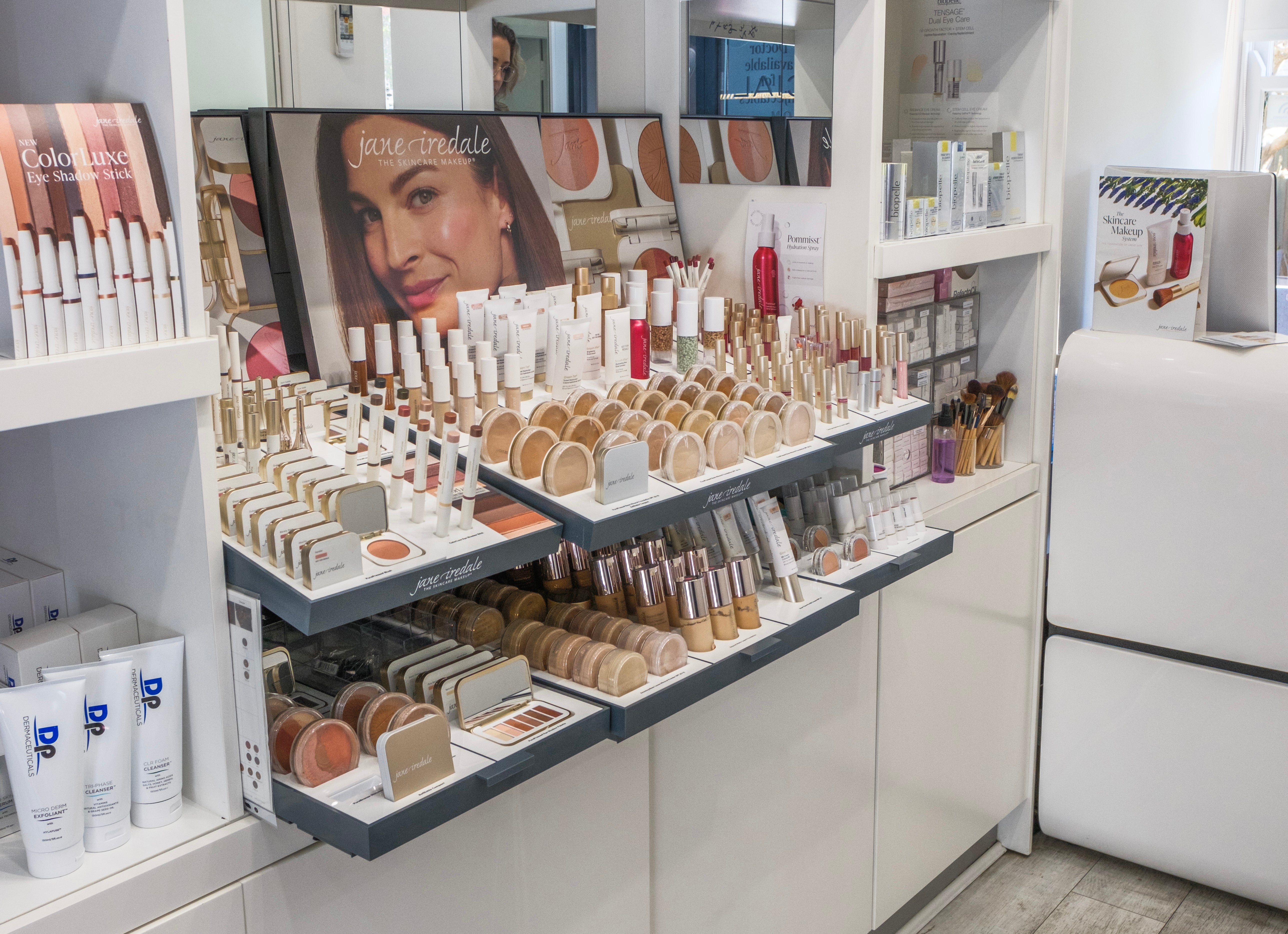 Spotlight on The Facial Room Bondi: Elevating Skincare Excellence